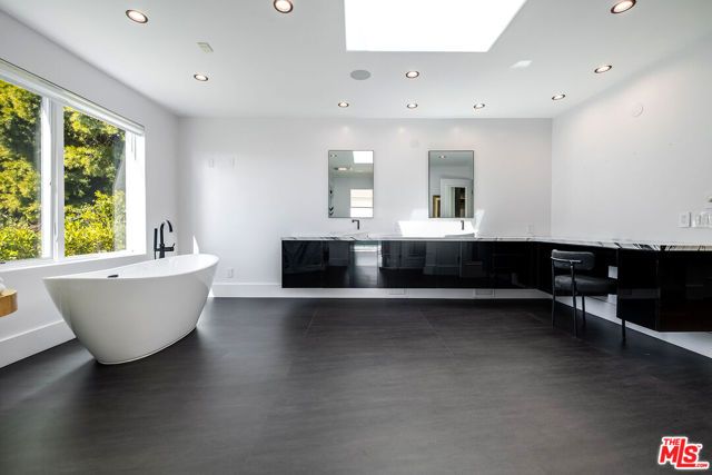 580 Chalette Drive, Beverly Hills, CA 90210