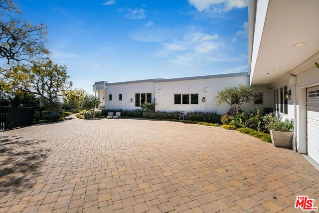 580 Chalette Drive, Beverly Hills, CA 90210
