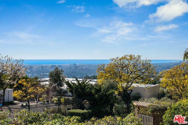 580 Chalette Drive, Beverly Hills, CA 90210