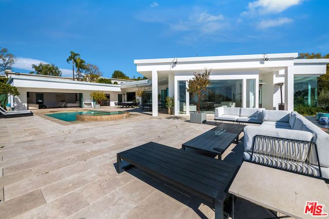 580 Chalette Drive, Beverly Hills, CA 90210