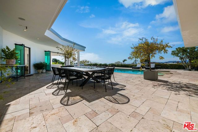 580 Chalette Drive, Beverly Hills, CA 90210