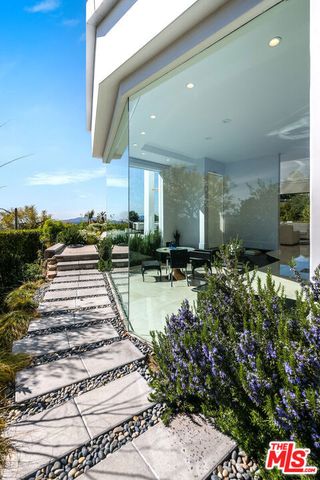 580 Chalette Drive, Beverly Hills, CA 90210