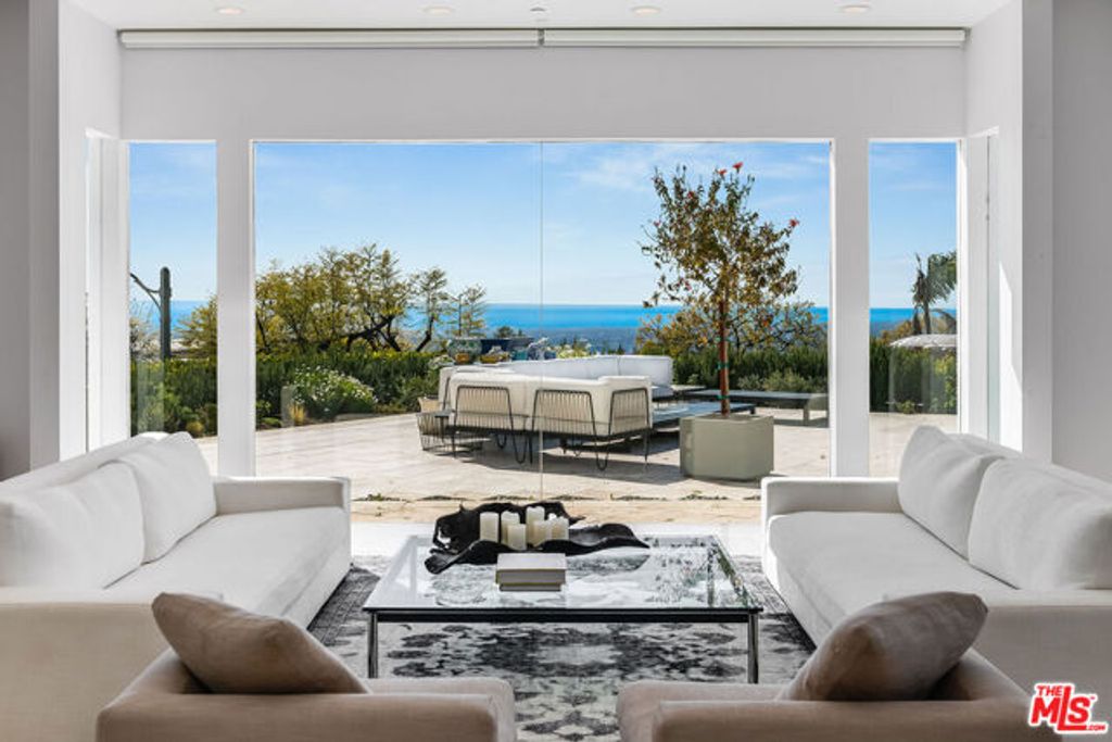 580 Chalette Drive, Beverly Hills, CA 90210