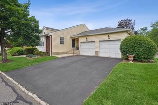 90 Brandywyne Dr, Florham Park Boro, NJ 07932