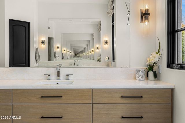 6650 N HILLSIDE Drive, Paradise Valley, AZ 85253