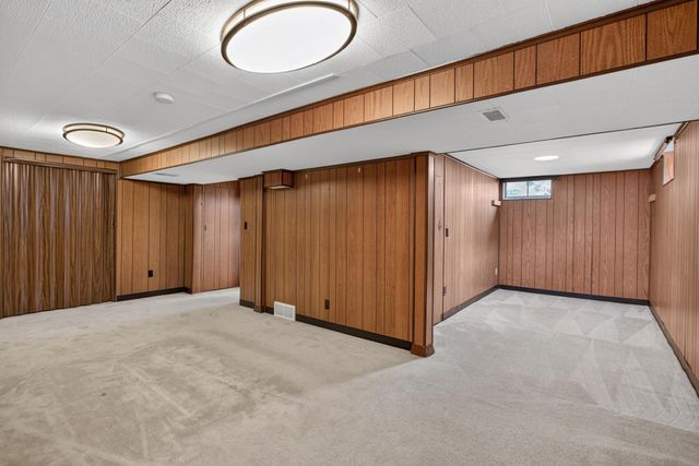 1212 Sugar Lane, Chaska, MN 55318