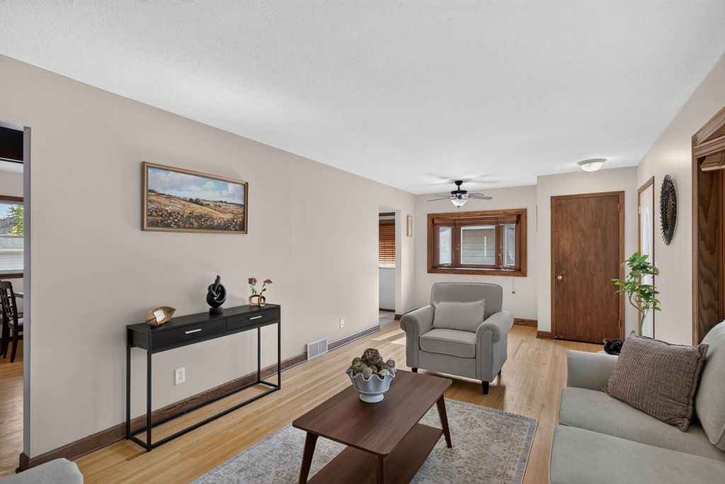 1212 Sugar Lane, Chaska, MN 55318 — photo 3