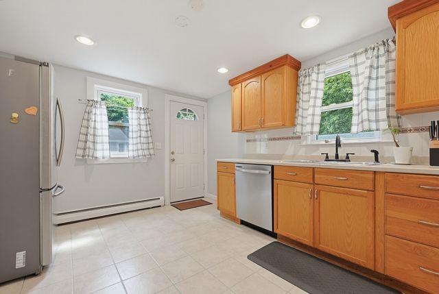 22 Harriss Ct, Abington, MA 02351