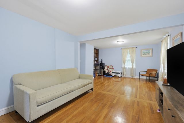 22 Harriss Ct, Abington, MA 02351