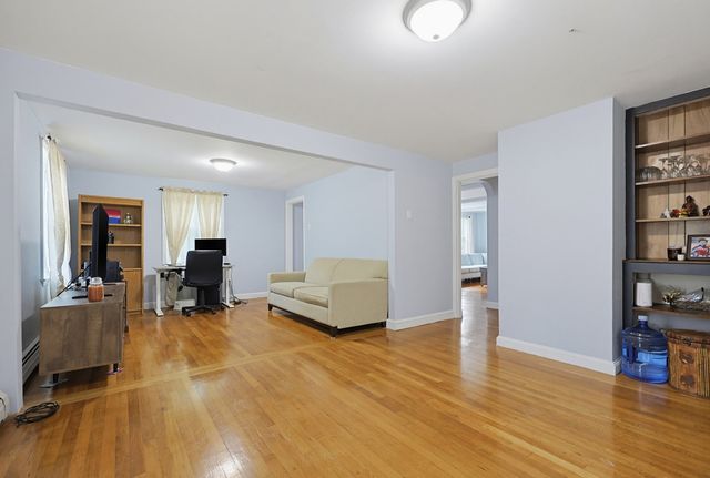 22 Harriss Ct, Abington, MA 02351