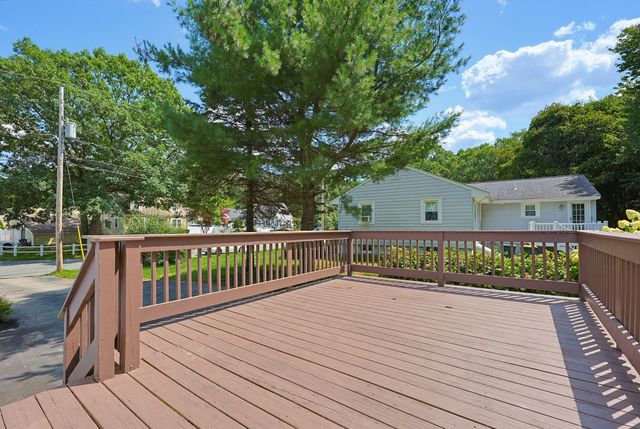 22 Harriss Ct, Abington, MA 02351