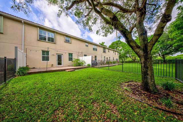 6463 Azura Lake Road, Lake Worth, FL 33463