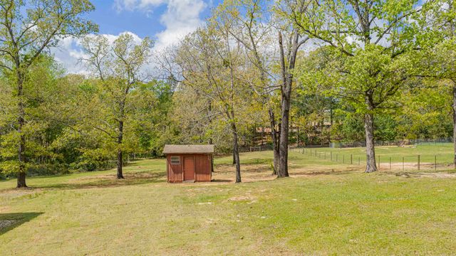 230 Parkwood Street, Kilgore, TX 75662