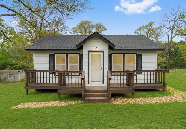 230 Parkwood Street, Kilgore, TX 75662