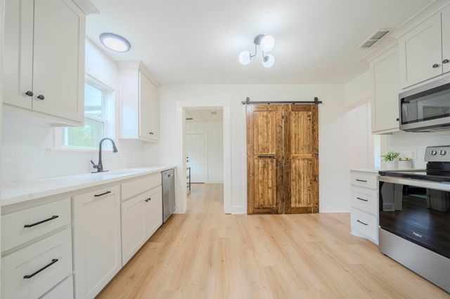 230 Parkwood Street, Kilgore, TX 75662