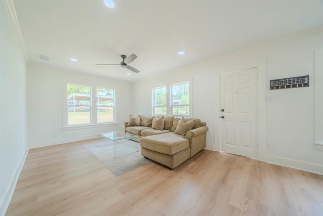 230 Parkwood Street, Kilgore, TX 75662