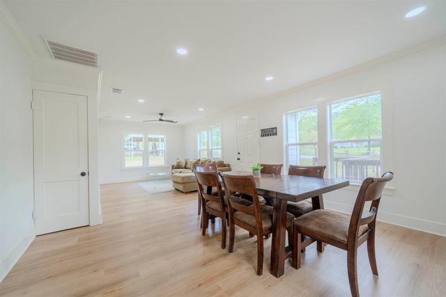 230 Parkwood Street, Kilgore, TX 75662