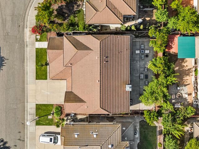 24 Sabre Ct, Sacramento, CA 95835