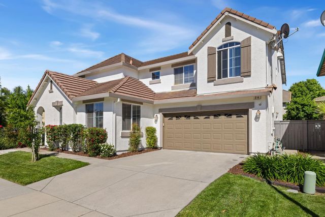 24 Sabre Ct, Sacramento, CA 95835