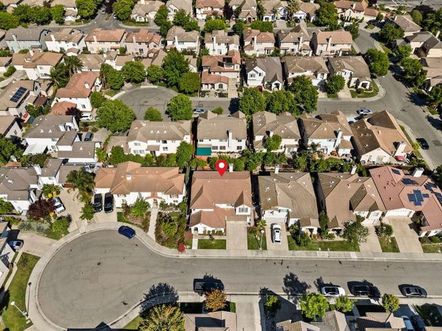 24 Sabre Ct, Sacramento, CA 95835