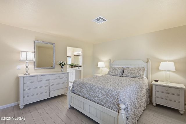 7808 N La Cañada Drive, Tucson, AZ 85704