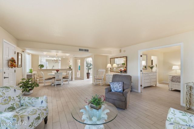 7808 N La Cañada Drive, Tucson, AZ 85704