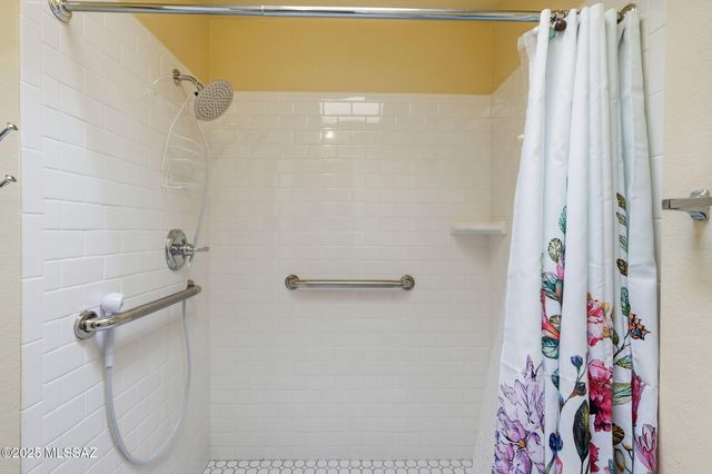 7808 N La Cañada Drive, Tucson, AZ 85704