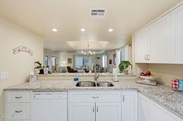 7808 N La Cañada Drive, Tucson, AZ 85704