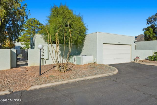 7808 N La Cañada Drive, Tucson, AZ 85704