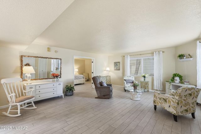 7808 N La Cañada Drive, Tucson, AZ 85704