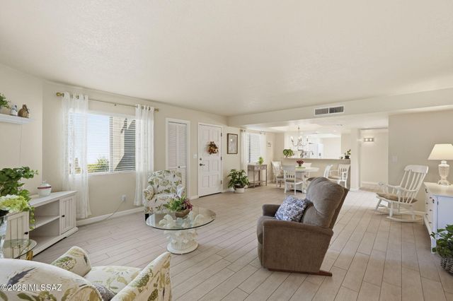 7808 N La Cañada Drive, Tucson, AZ 85704