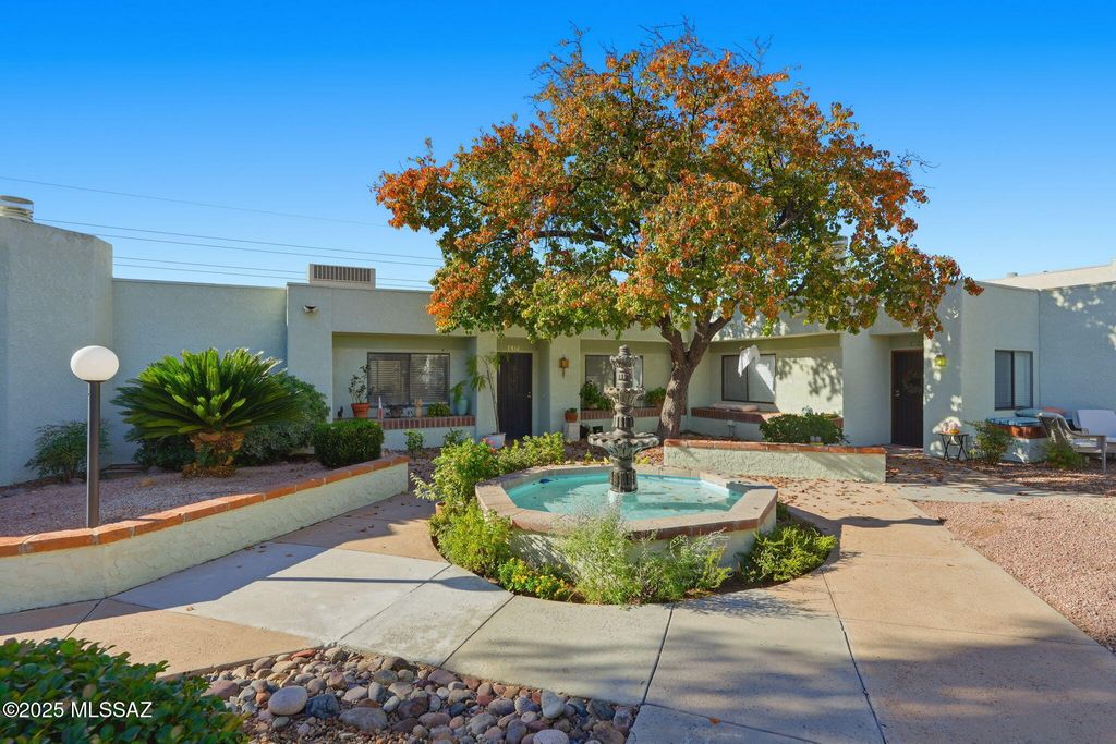 7808 N La Cañada Drive, Tucson, AZ 85704