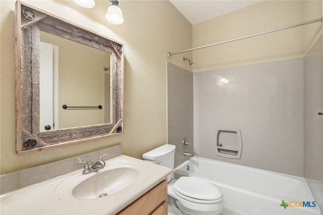 108 Lakeway Court, Victoria, TX 77905