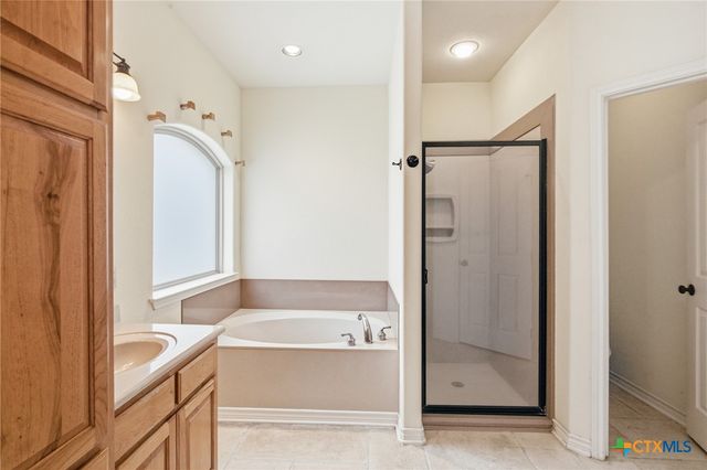 108 Lakeway Court, Victoria, TX 77905