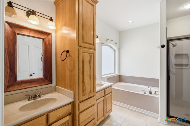 108 Lakeway Court, Victoria, TX 77905