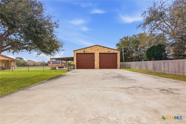 108 Lakeway Court, Victoria, TX 77905
