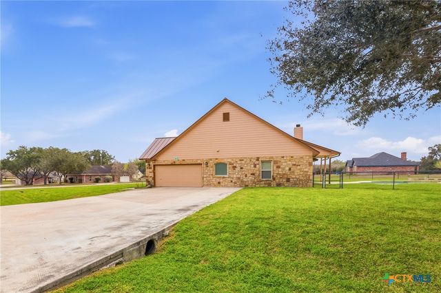 108 Lakeway Court, Victoria, TX 77905