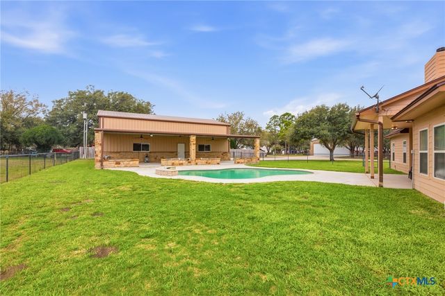 108 Lakeway Court, Victoria, TX 77905