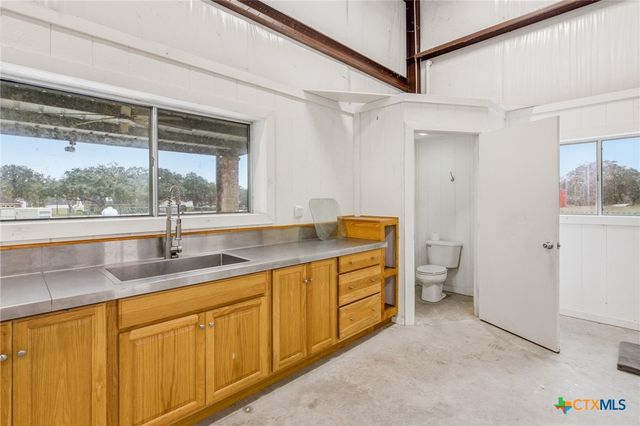 108 Lakeway Court, Victoria, TX 77905