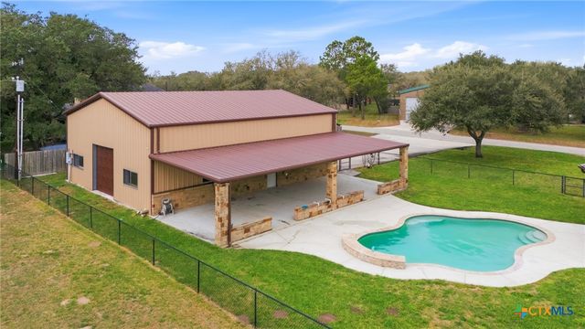108 Lakeway Court, Victoria, TX 77905