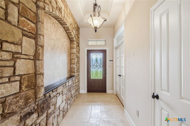 108 Lakeway Court, Victoria, TX 77905