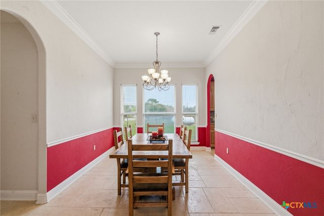 108 Lakeway Court, Victoria, TX 77905