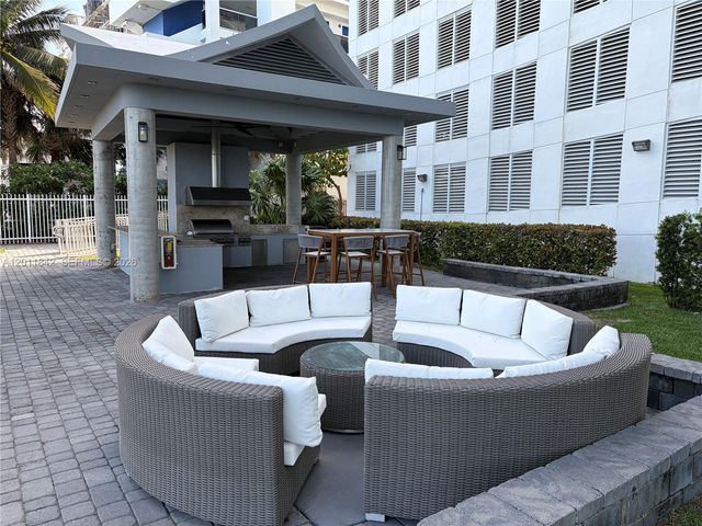 6301 Collins Ave 2203, Miami Beach, FL 33141