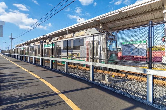 20 Alston 20, Somerville, MA 02143