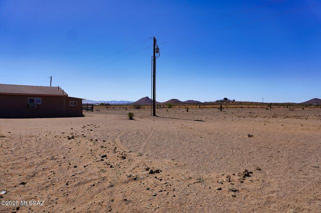 5215 E Sunizona Avenue, Pearce, AZ 85625