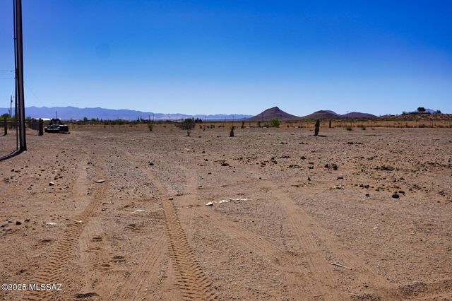 5215 E Sunizona Avenue, Pearce, AZ 85625