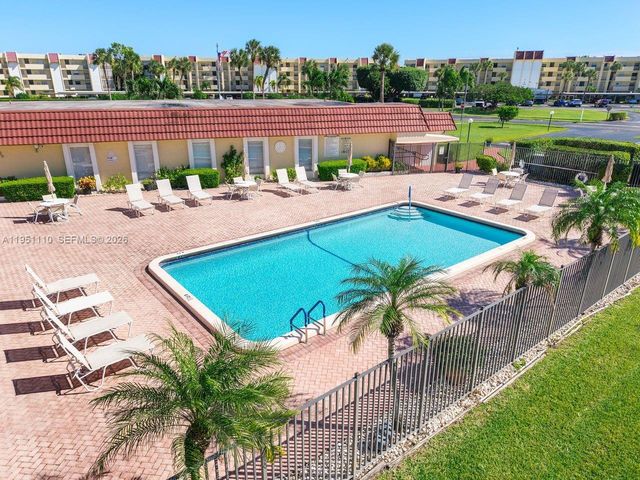 23249 N Barwood Ln N 102, Boca Raton, FL 33428