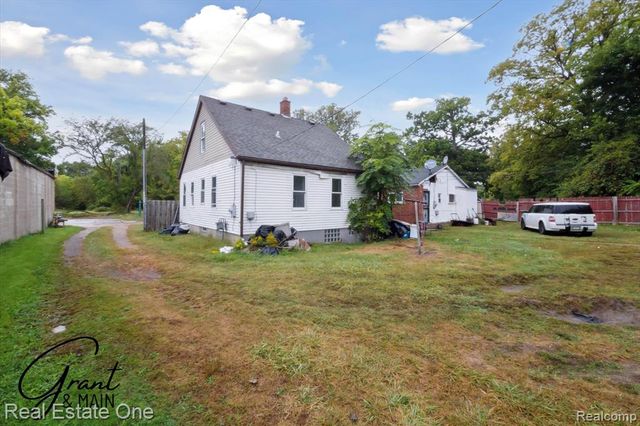 13926 Rockdale Street, Detroit, MI 48223