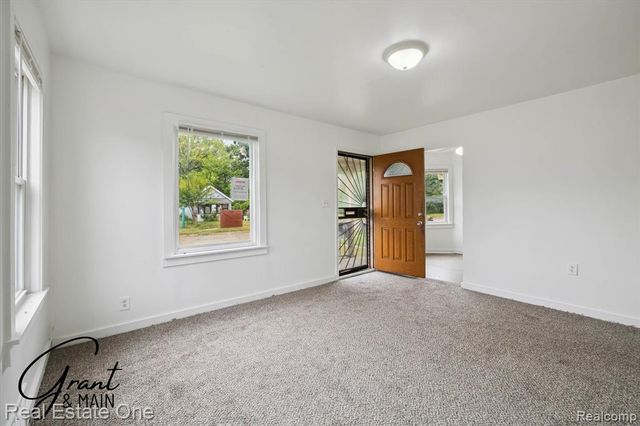 13926 Rockdale Street, Detroit, MI 48223