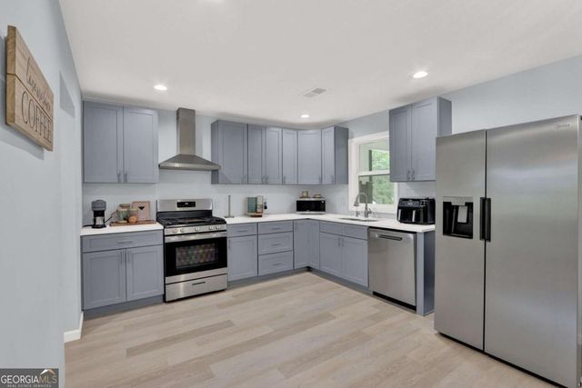 447 Warren Rd, Lawrenceville, GA 30044